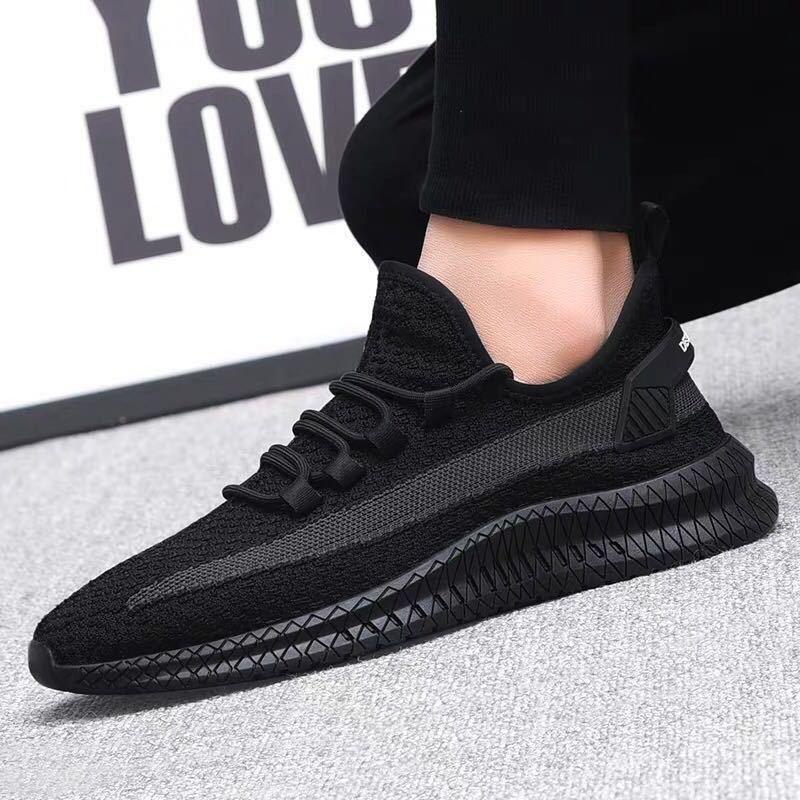 Men’s Lightweight Breathable Slip-On Running Shoes