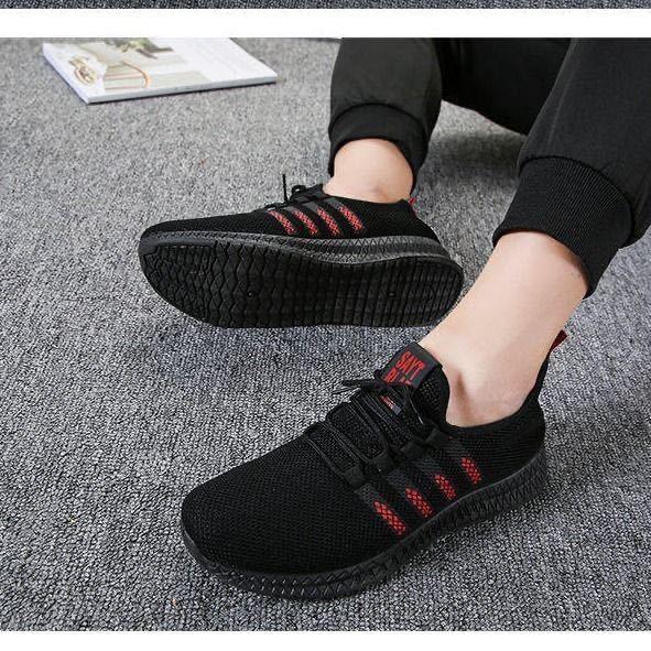 Men’s Lightweight Breathable Slip-On Running Shoes