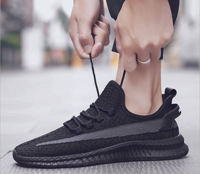 Men’s Lightweight Breathable Slip-On Running Shoes