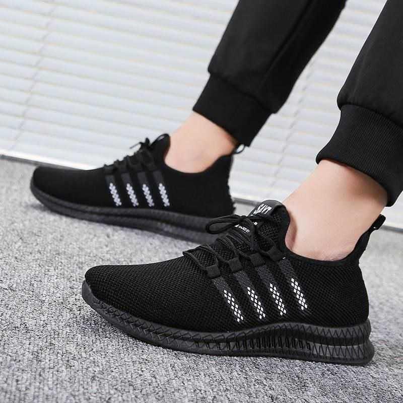 Men’s Lightweight Breathable Slip-On Running Shoes