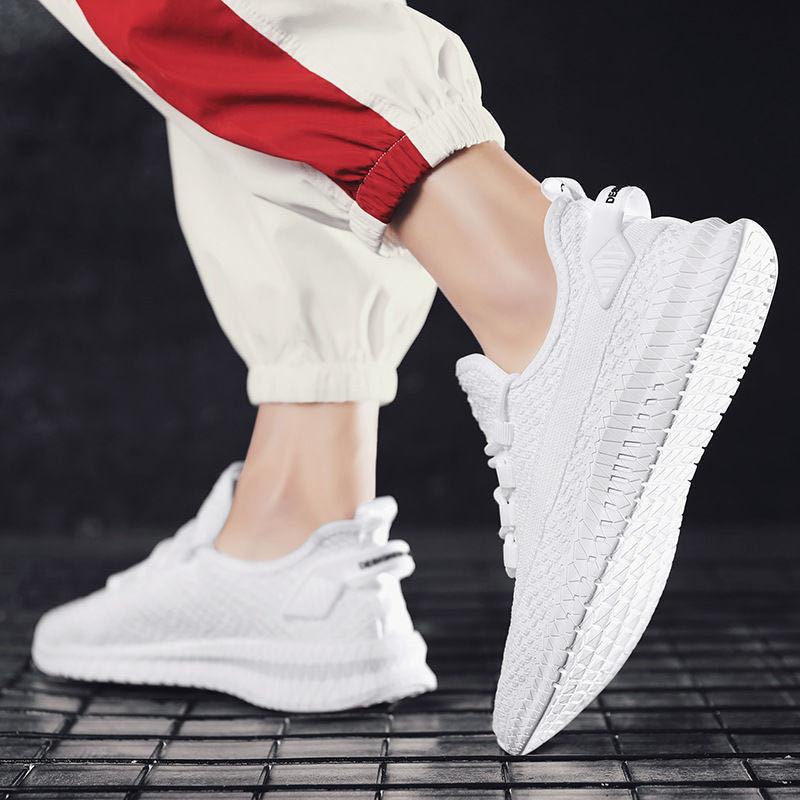 Men’s Lightweight Breathable Slip-On Running Shoes