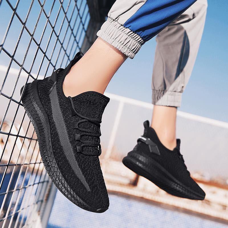 Men’s Lightweight Breathable Slip-On Running Shoes